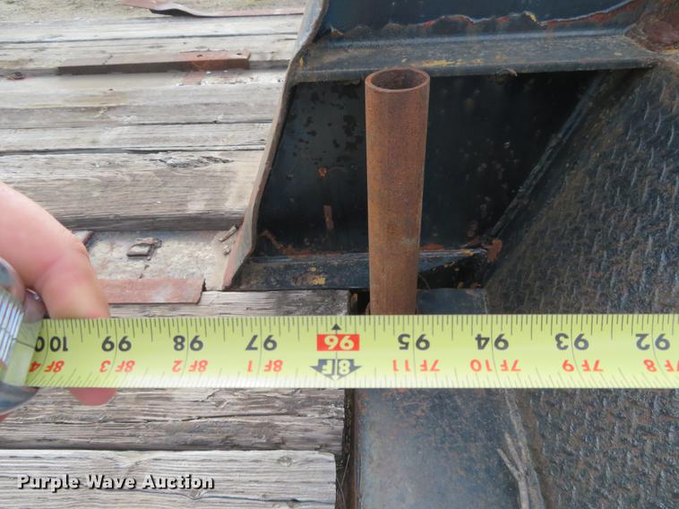 image for item EJ9542 1973 Hyster equipment trailer