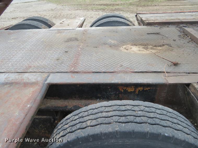 image for item EJ9542 1973 Hyster equipment trailer