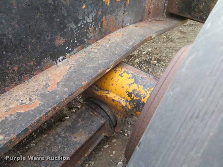 image for item EJ9542 1973 Hyster equipment trailer