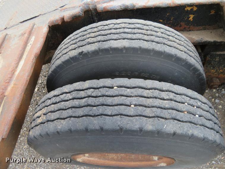 image for item EJ9542 1973 Hyster equipment trailer