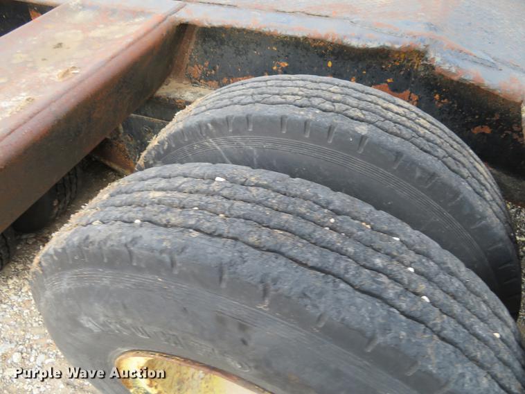 image for item EJ9542 1973 Hyster equipment trailer