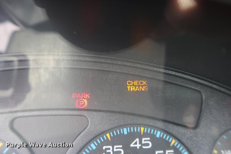 image for item EL9279 2005 International DuraStar 4400 truck cab and chassis