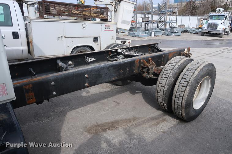 image for item EL9279 2005 International DuraStar 4400 truck cab and chassis