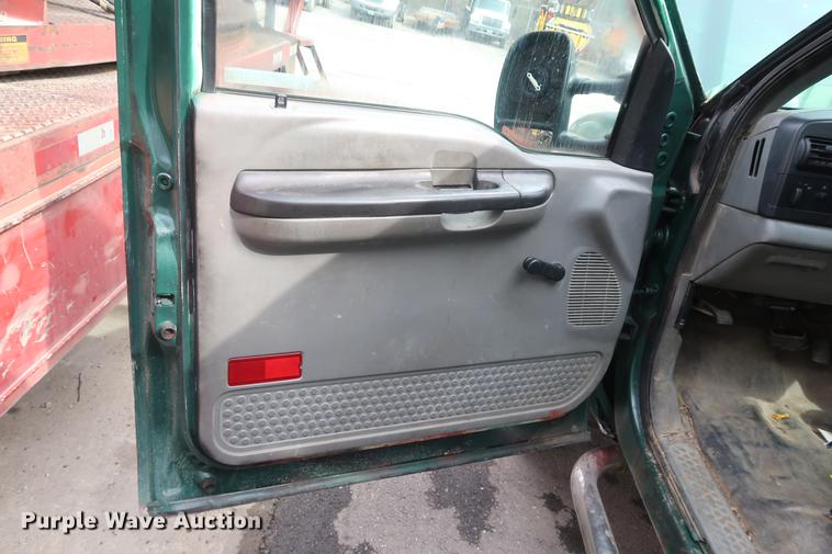 image for item EL9280 2005 Ford F450 flatbed truck