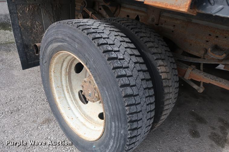 image for item EL9280 2005 Ford F450 flatbed truck