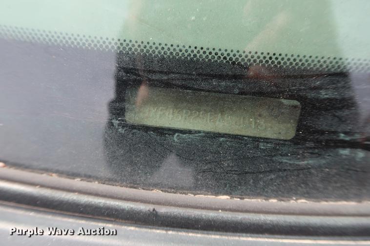 image for item EL9280 2005 Ford F450 flatbed truck