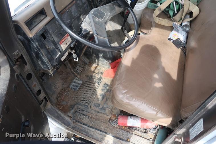 image for item EL9281 1991 International 4900 crane truck