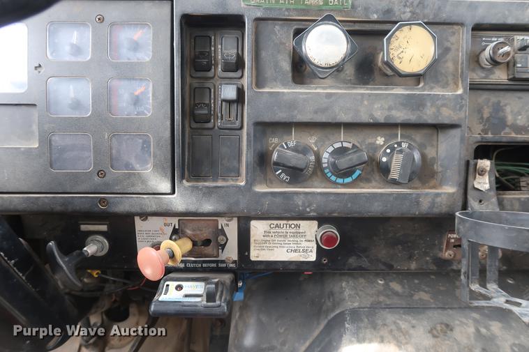 image for item EL9281 1991 International 4900 crane truck