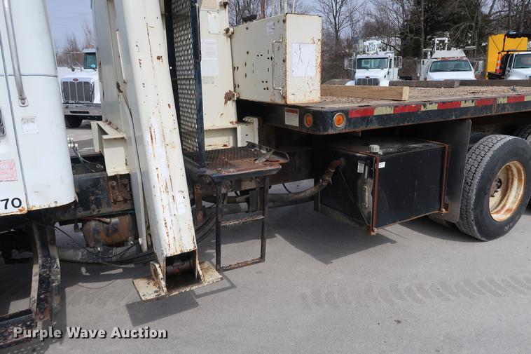 image for item EL9281 1991 International 4900 crane truck