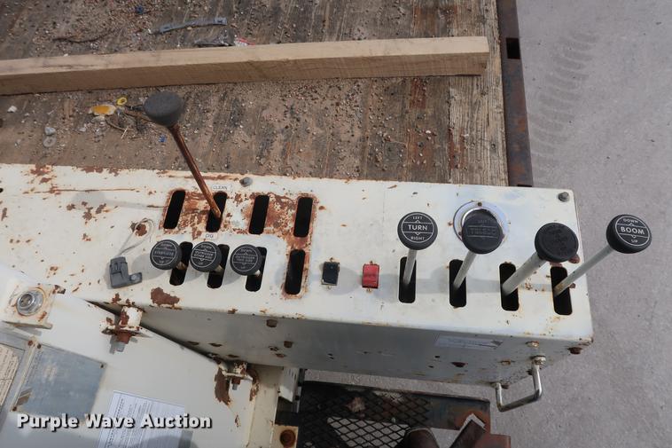 image for item EL9281 1991 International 4900 crane truck