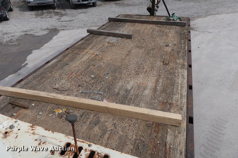 image for item EL9281 1991 International 4900 crane truck