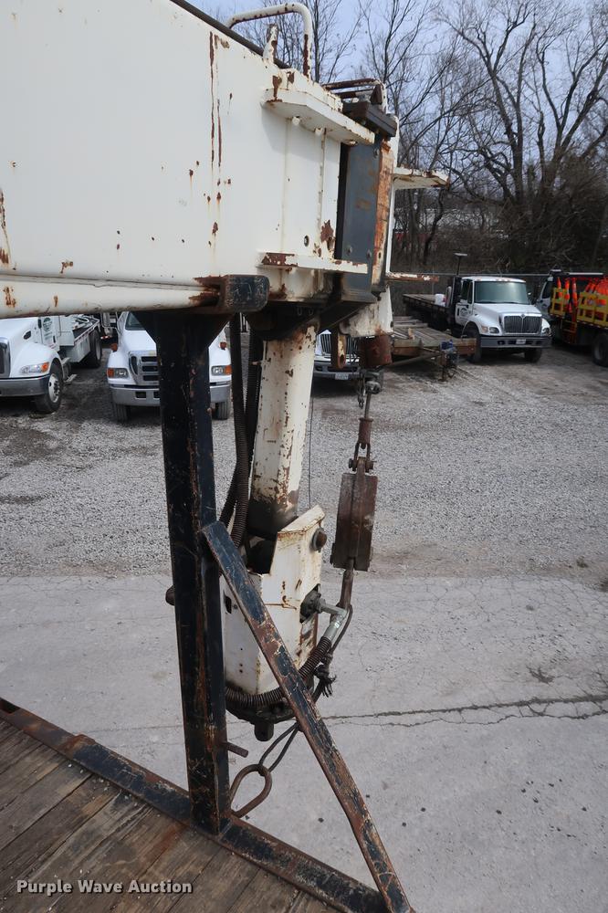 image for item EL9281 1991 International 4900 crane truck