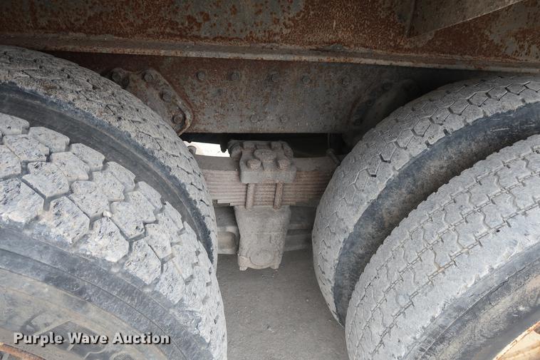 image for item EL9281 1991 International 4900 crane truck