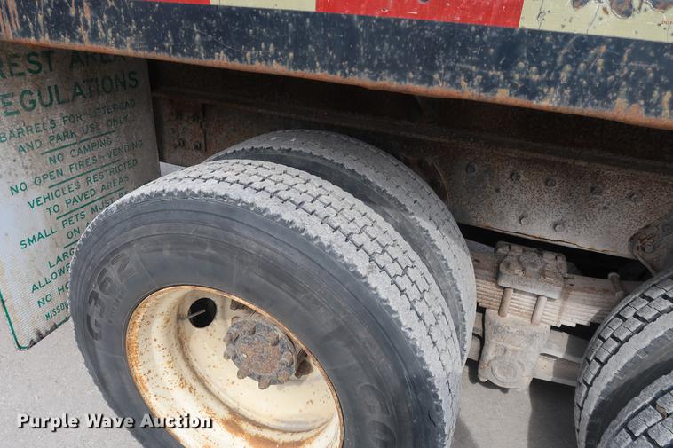 image for item EL9281 1991 International 4900 crane truck