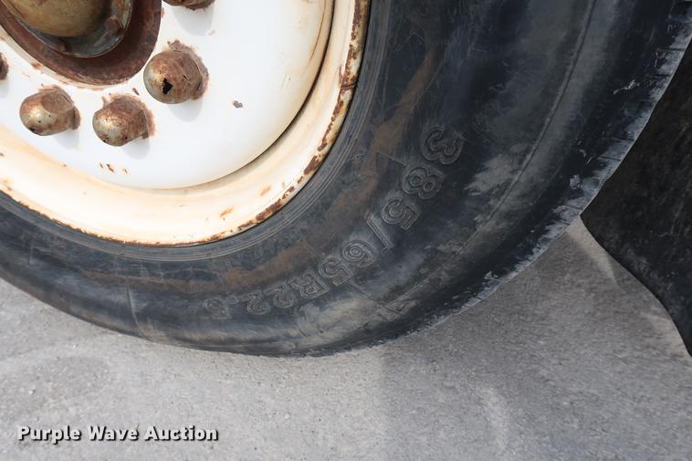 image for item EL9281 1991 International 4900 crane truck