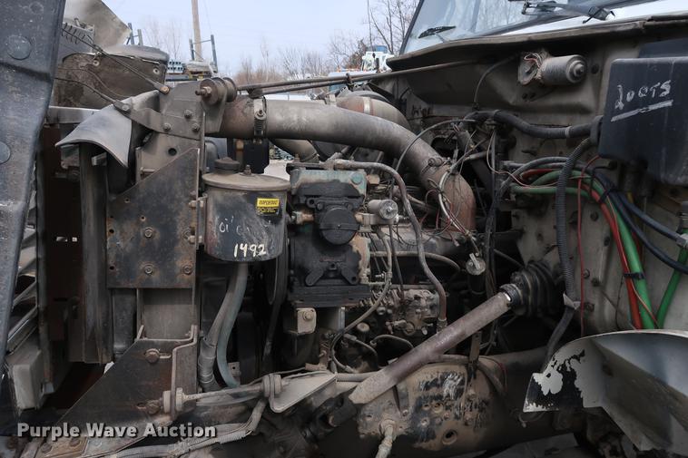 image for item EL9281 1991 International 4900 crane truck