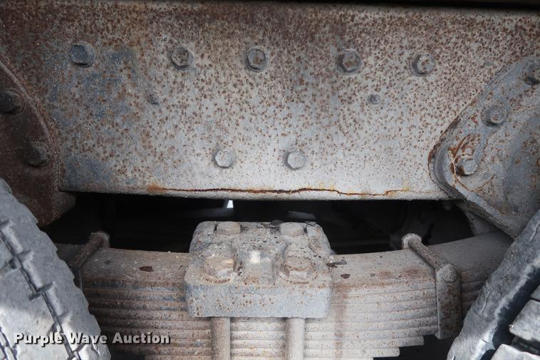 image for item EL9281 1991 International 4900 crane truck