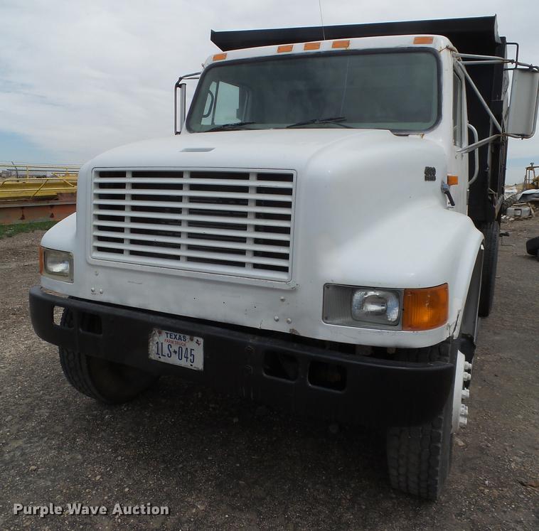 image for item EN9557 1997 International 4900 dump truck