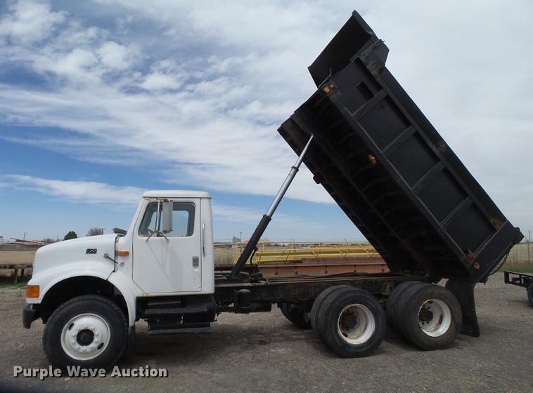 image for item EN9557 1997 International 4900 dump truck