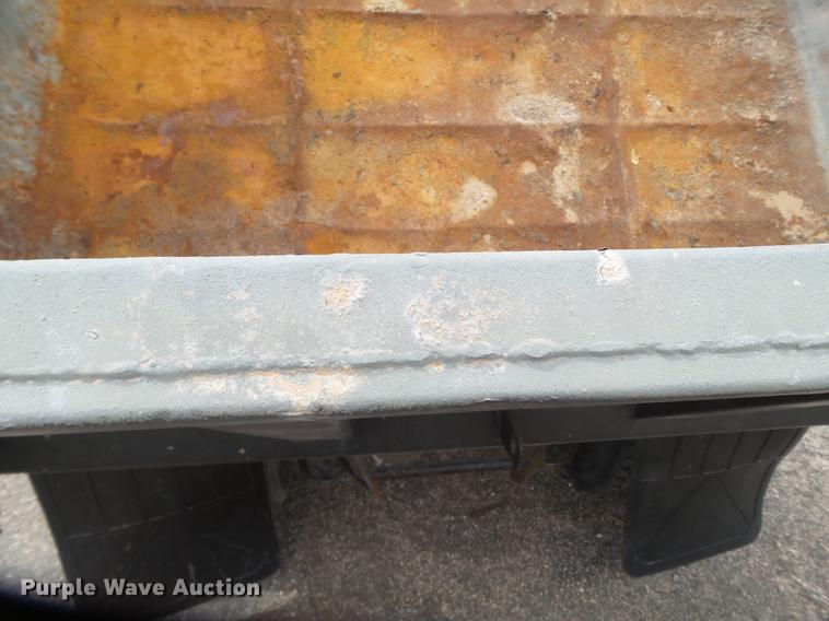 image for item EN9557 1997 International 4900 dump truck