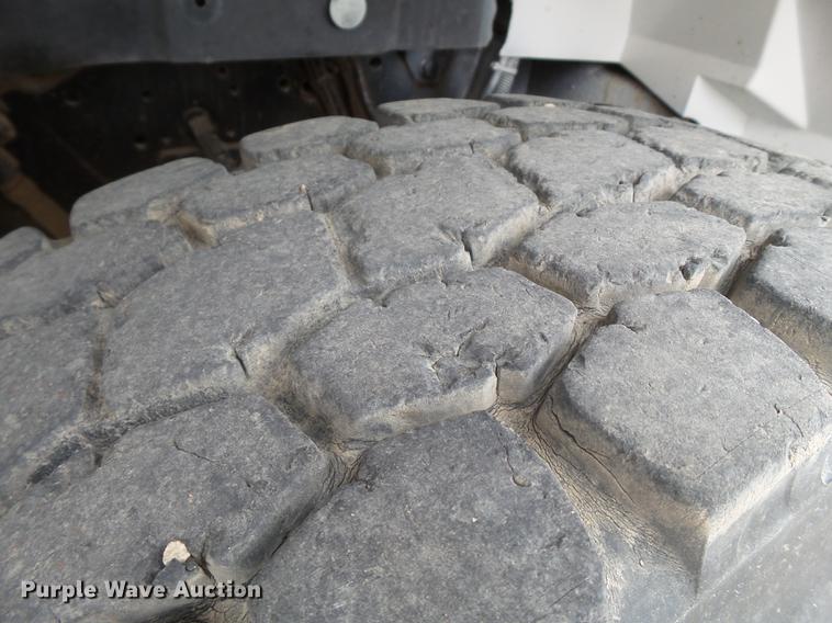 image for item EN9557 1997 International 4900 dump truck