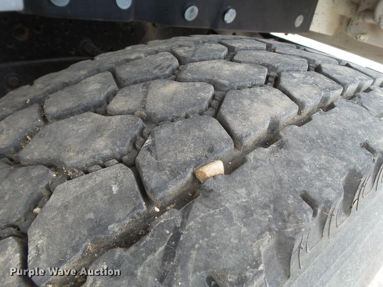 image for item EN9557 1997 International 4900 dump truck