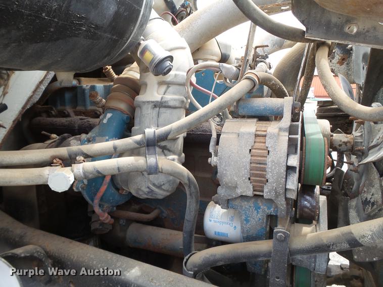 image for item EN9557 1997 International 4900 dump truck