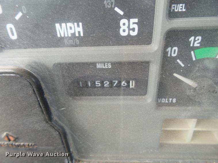 image for item EN9557 1997 International 4900 dump truck