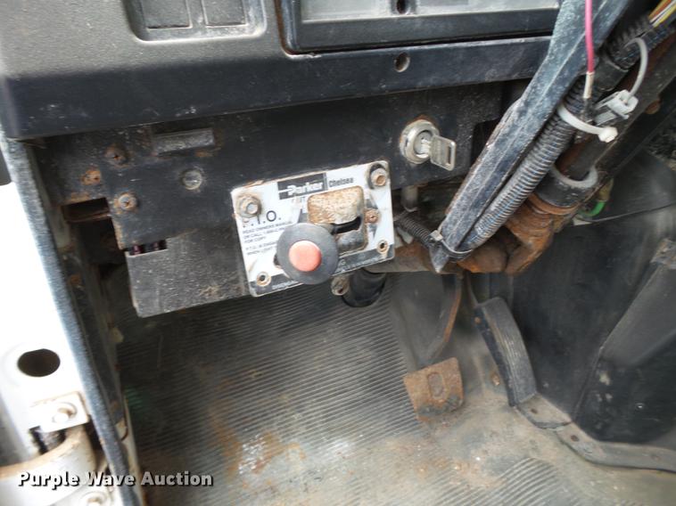 image for item EN9557 1997 International 4900 dump truck