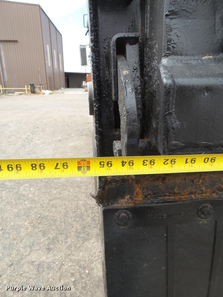 image for item EN9557 1997 International 4900 dump truck