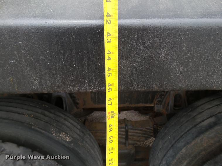 image for item EN9557 1997 International 4900 dump truck