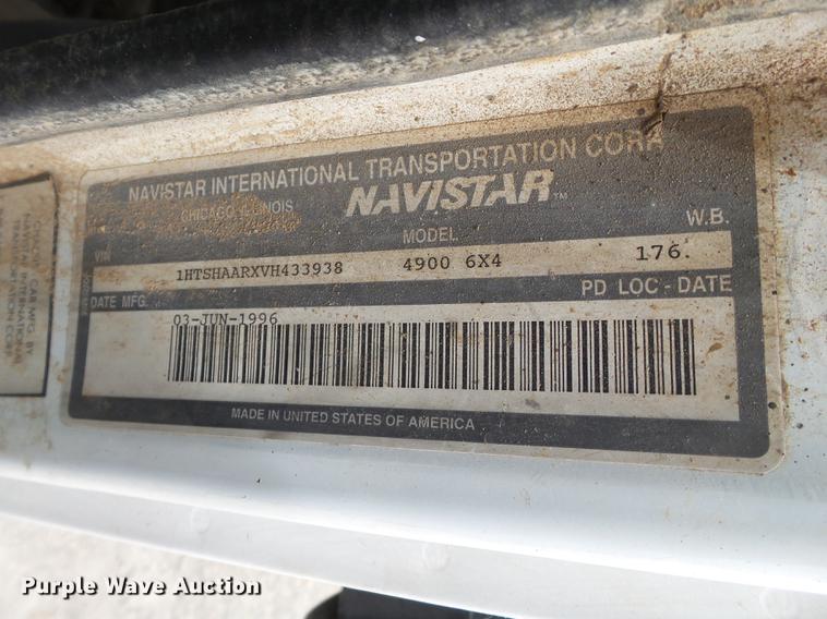 image for item EN9557 1997 International 4900 dump truck