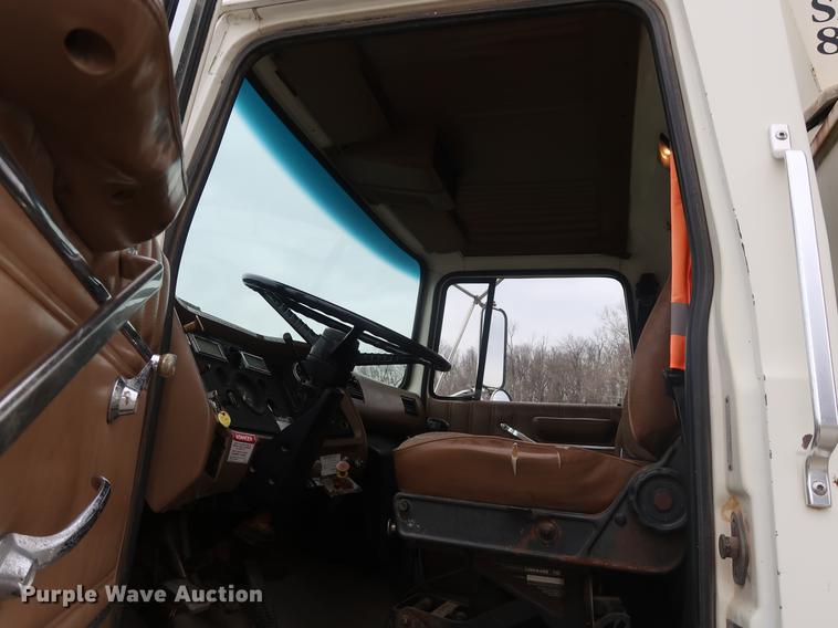 image for item EP9314 1994 Ford L8000 crane truck
