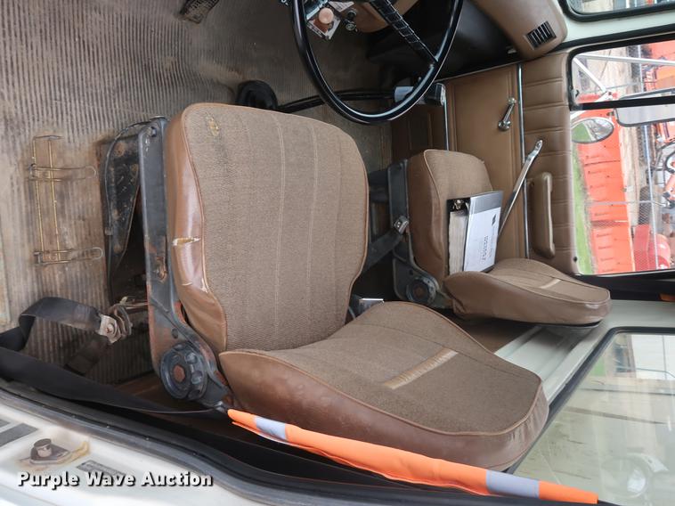 image for item EP9314 1994 Ford L8000 crane truck