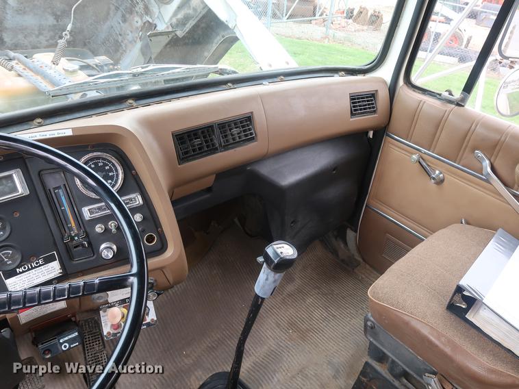 image for item EP9314 1994 Ford L8000 crane truck