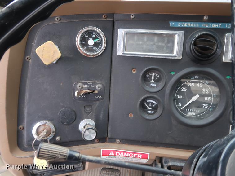 image for item EP9314 1994 Ford L8000 crane truck