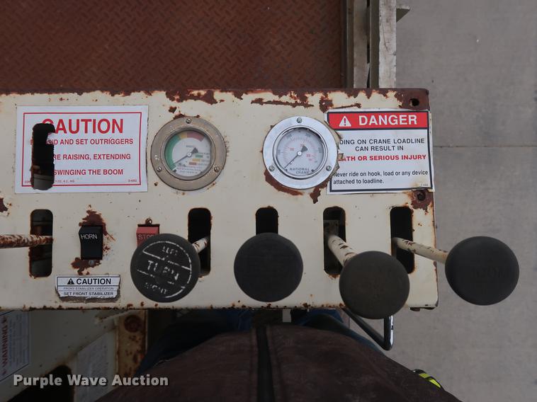 image for item EP9314 1994 Ford L8000 crane truck