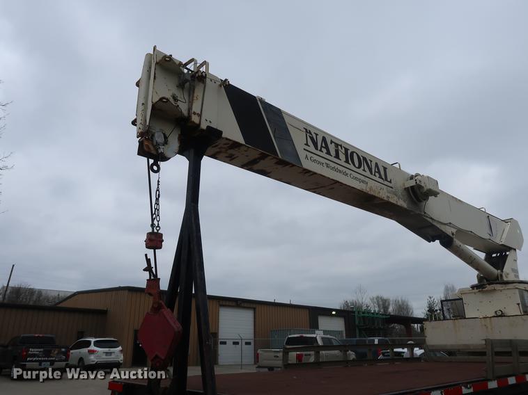 image for item EP9314 1994 Ford L8000 crane truck