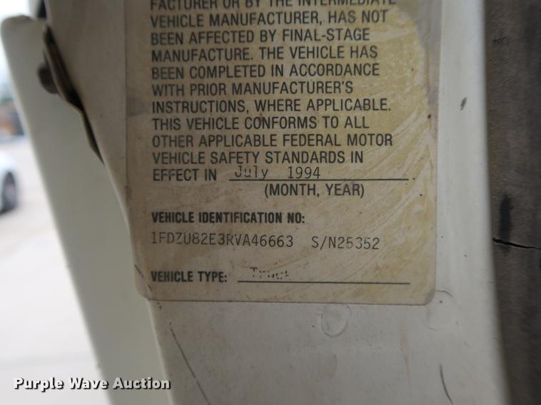 image for item EP9314 1994 Ford L8000 crane truck