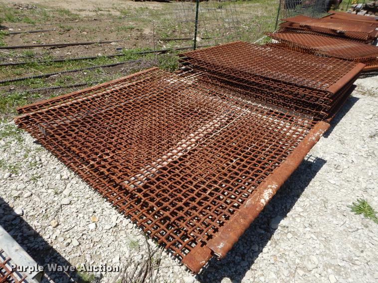 image for item EQ9842 (33) rock screens