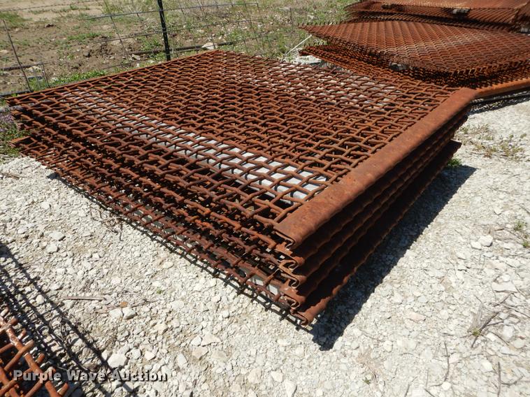 image for item EQ9842 (33) rock screens