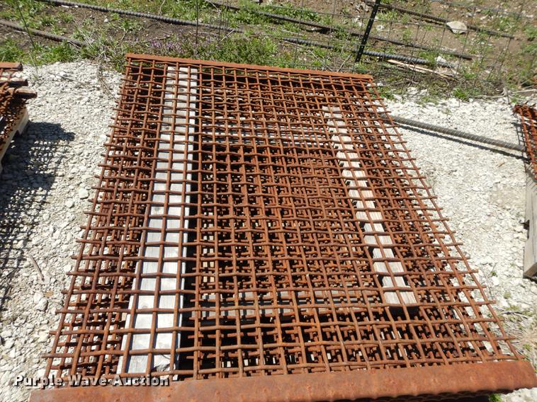 image for item EQ9842 (33) rock screens