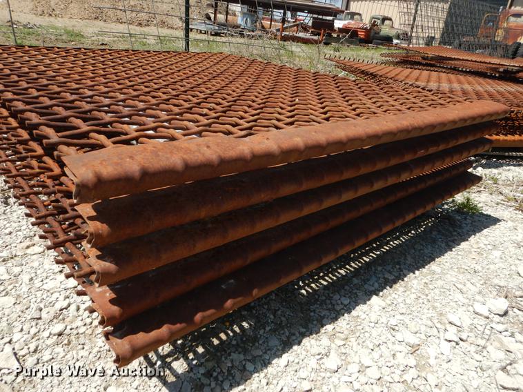 image for item EQ9842 (33) rock screens