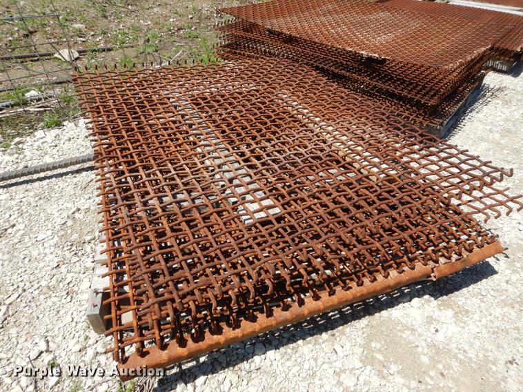 image for item EQ9842 (33) rock screens