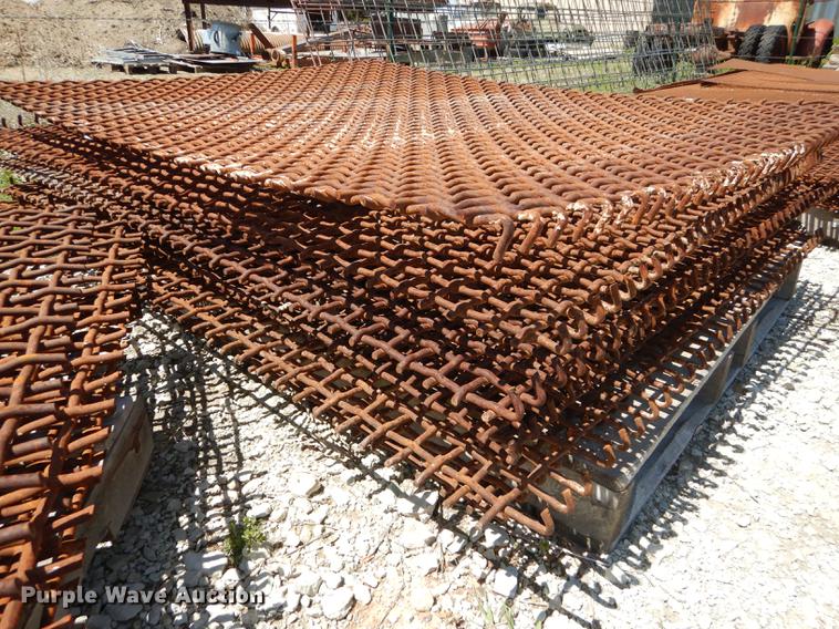 image for item EQ9842 (33) rock screens