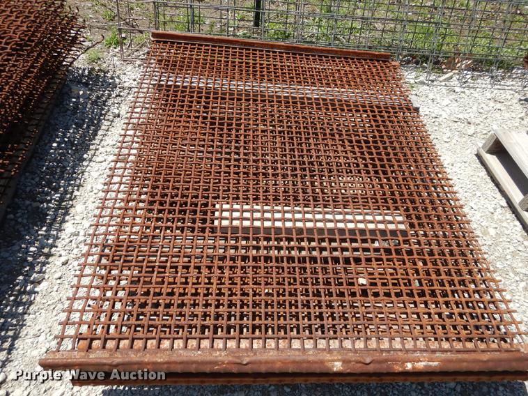 image for item EQ9842 (33) rock screens