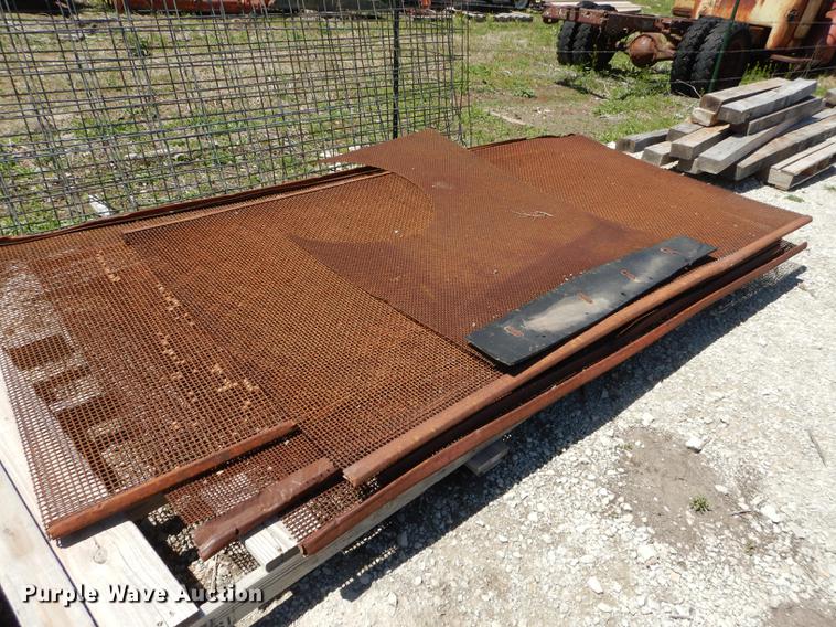 image for item EQ9842 (33) rock screens