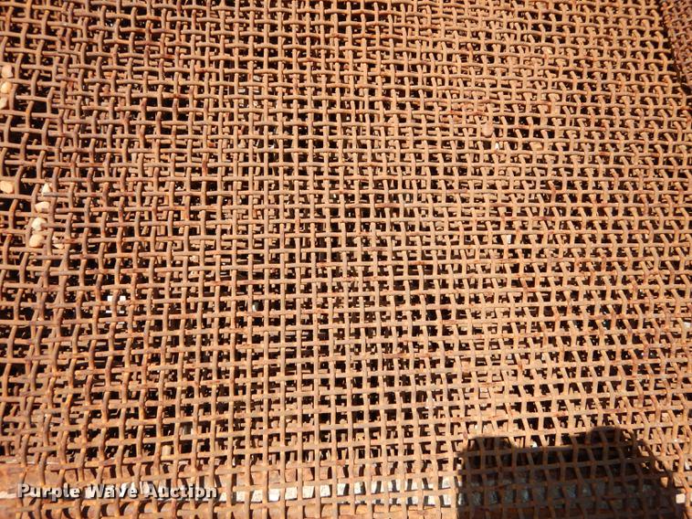 image for item EQ9842 (33) rock screens