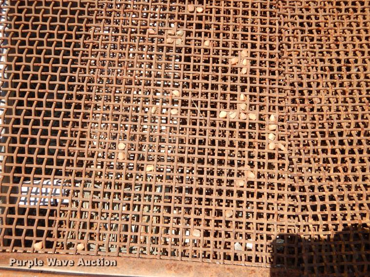 image for item EQ9842 (33) rock screens