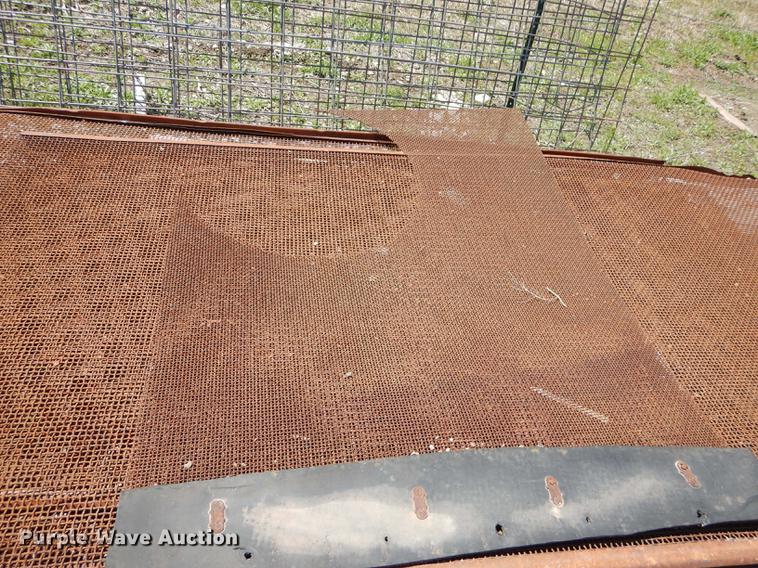 image for item EQ9842 (33) rock screens